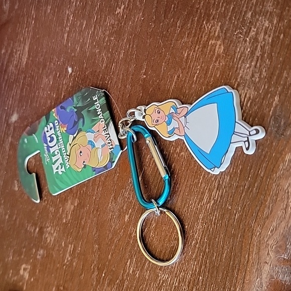NWT! Alice in wonderland keychain - Picture 1 of 2